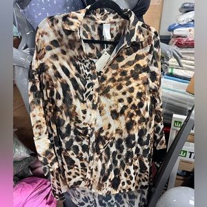 Wynn’s layers animal print blouse $25+ shipping